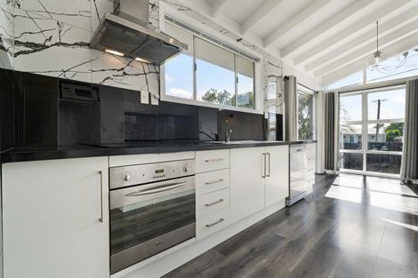 Photo of property in 2 Muir Avenue, Mangere Bridge, Auckland, 2022