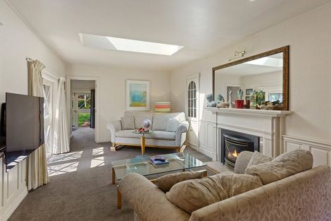 Photo of property in 9 Karaka Grove, Waikanae, 5036