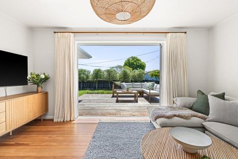 Photo of property in 12 Nimon Street, Havelock North, 4130
