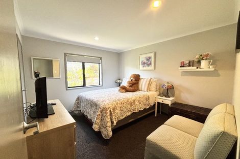 Photo of property in 35 Percy Kinsman Crescent, Riverstone Terraces, Upper Hutt, 5018