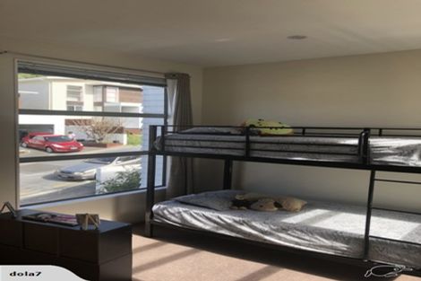 Photo of property in 10 Tiketike Way, Brooklyn, Wellington, 6021