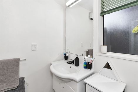 Photo of property in 2a Defoe Place, Waltham, Christchurch, 8023