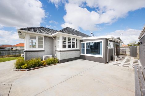 Photo of property in 104 Clyde Crescent, Roslyn, Palmerston North, 4414