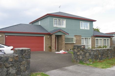 Photo of property in 3/270 Wairau Road, Glenfield, Auckland, 0627