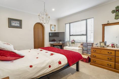 Photo of property in 24 Makiri Street, Helensville, 0800