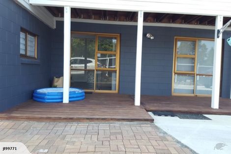 Photo of property in 110 Lauderdale Road, Birkdale, Auckland, 0626