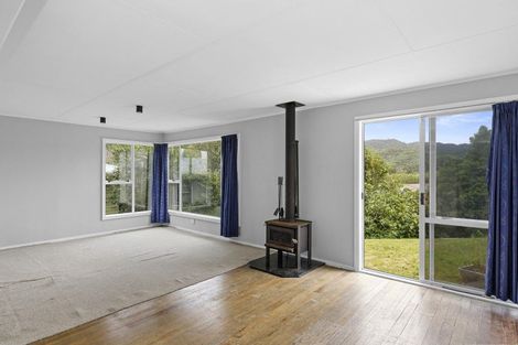 Photo of property in 4 Parenga Street, Wainuiomata, Lower Hutt, 5014