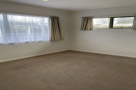 Photo of property in 142 Lynwood Road, New Lynn, Auckland, 0600