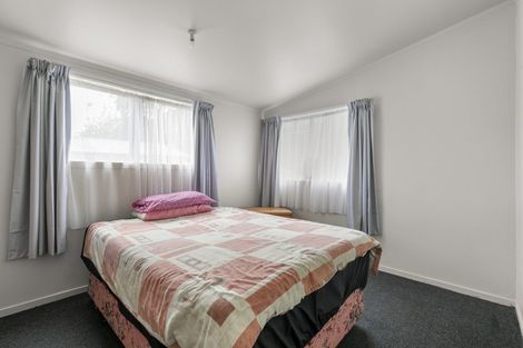 Photo of property in 99 Kemp Road, Massey, Auckland, 0614