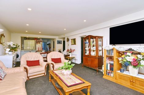 Photo of property in 2/272 Marine Parade, New Brighton, Christchurch, 8061