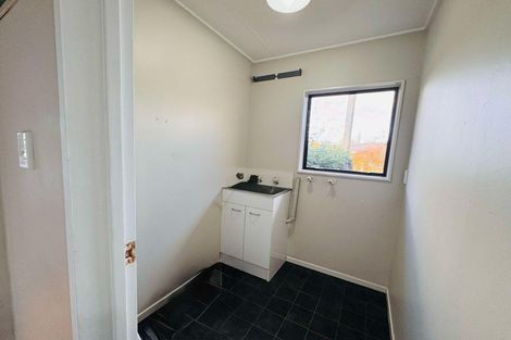 Photo of property in 4 Newland Court, Palmerston North, 4410
