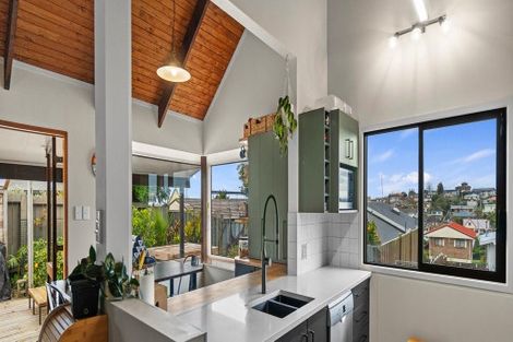 Photo of property in 28 Lachlan Drive, Dinsdale, Hamilton, 3204