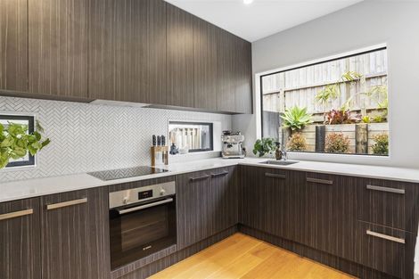 Photo of property in 21d Chippendale Crescent, Birkdale, Auckland, 0626