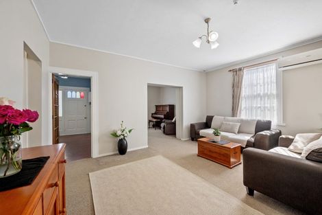 Photo of property in 13 Karaka Street, Helensville, 0800