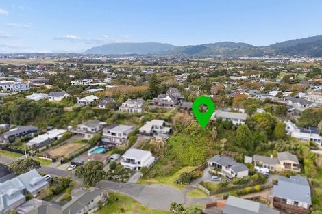 Photo of property in 19 Groves Road, Raumati Beach, Paraparaumu, 5032