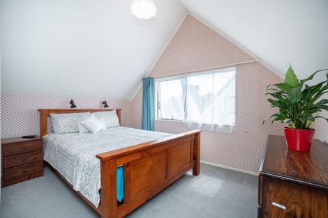 Photo of property in 4 Jarrett Court, Roslyn, Palmerston North, 4414