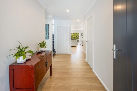 Photo of property in 3 Riroriro Close, Crofton Downs, Wellington, 6035
