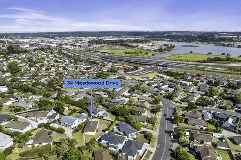 Photo of property in 34 Meadowood Drive, Unsworth Heights, Auckland, 0632