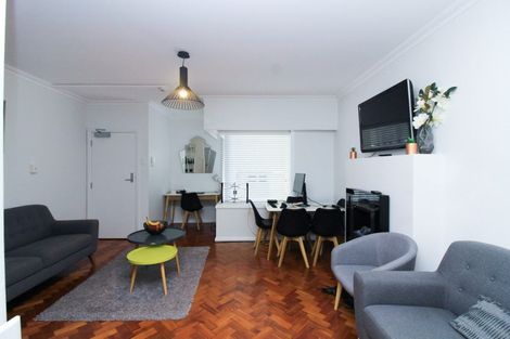 Photo of property in Rehutai Flats, 268u4 Oriental Parade, Oriental Bay, Wellington, 6011