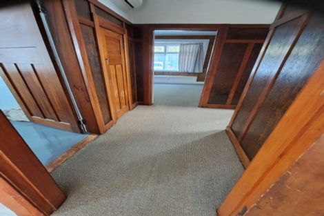 Photo of property in 142 Russell Terrace, Berhampore, Wellington, 6023