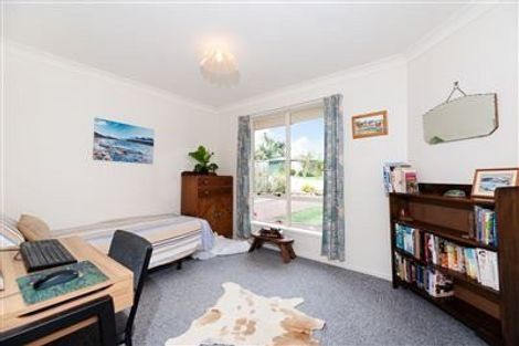 Photo of property in 17 Lasque Place, Glen Eden, Auckland, 0602