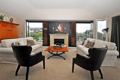 Photo of property in 10a Vaughan Crescent, Murrays Bay, Auckland, 0630