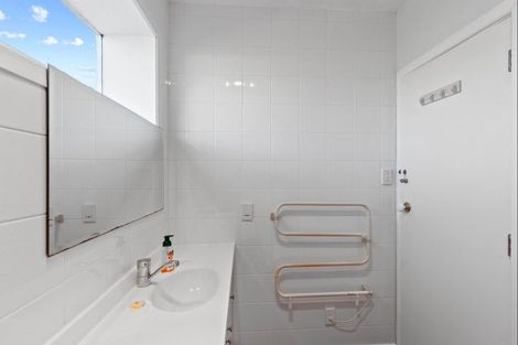 Photo of property in 39 Winchester Street, Levin, 5510