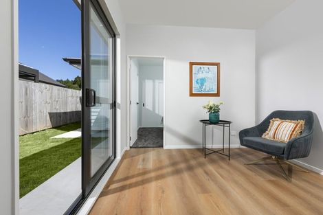 Photo of property in 39 Mcindoe Road, Kumeu, 0810