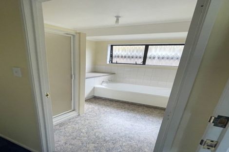 Photo of property in 15b Roberts Road, Te Atatu South, Auckland, 0610