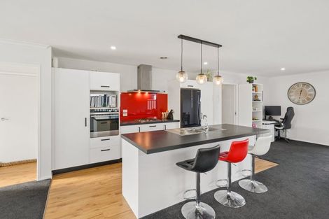 Photo of property in 17 Te Kaeaea Crescent, Wallaceville, Upper Hutt, 5018
