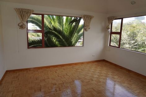Photo of property in 72 Heathcote Road, Castor Bay, Auckland, 0620