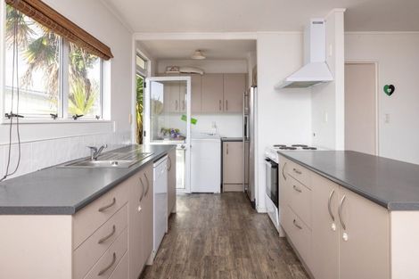 Photo of property in 11b Lyn Grove, Papamoa Beach, Papamoa, 3118
