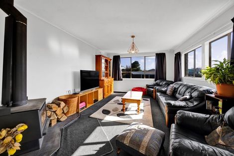 Photo of property in 6 Kamahi Avenue, Hawera, 4610