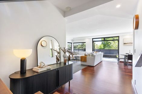 Photo of property in 25a Barron Drive, Green Bay, Auckland, 0604