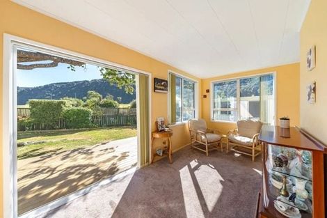 Photo of property in 7 Moehau Grove, Trentham, Upper Hutt, 5018
