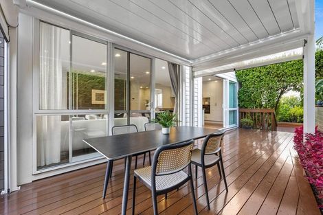 Photo of property in 4b Hilton Close, Fairview Heights, Auckland, 0632