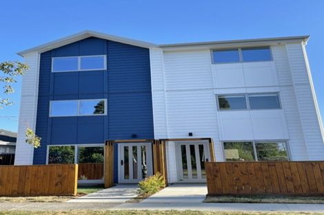 Photo of property in 2/8 Yeovil Road, Te Atatu Peninsula, Auckland, 0610