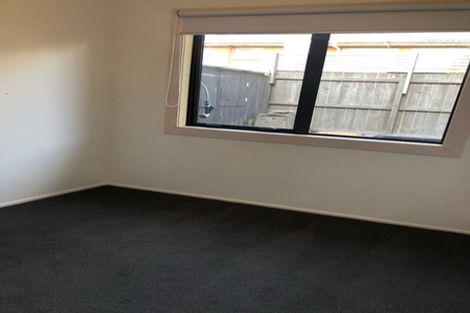 Photo of property in 1/125a Birkdale Road, Birkdale, Auckland, 0626