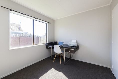 Photo of property in 31 Peter Hall Drive, Kelvin Grove, Palmerston North, 4414