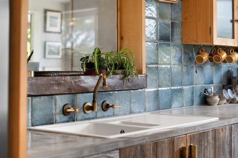 Photo of property in 236 Kiwitahi Road, Helensville, 0875