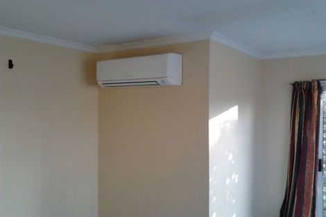 Photo of property in 1 Chatsworth Place, Highbury, Palmerston North, 4412