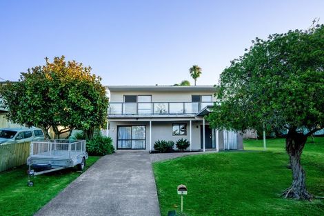 Photo of property in 7 John Dee Crescent, Red Beach, 0932