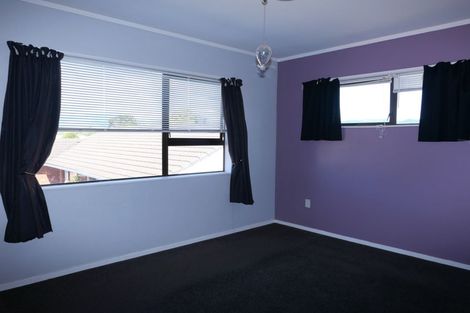 Photo of property in 8 Olive Terrace, Paraparaumu Beach, Paraparaumu, 5032
