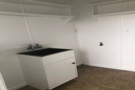 Photo of property in 9 Kotuku Street, Te Atatu Peninsula, Auckland, 0610