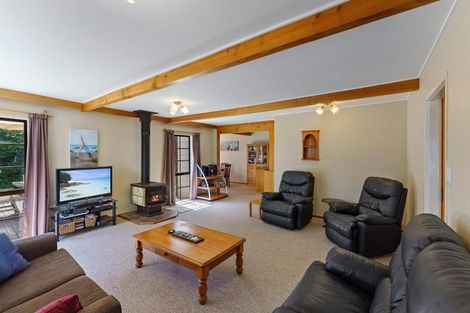 Photo of property in 18a Toi Street, Otaki Beach, Otaki, 5512