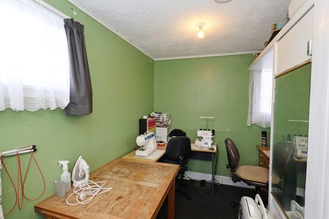 Photo of property in 23 Nichol Street, Heidelberg, Invercargill, 9812