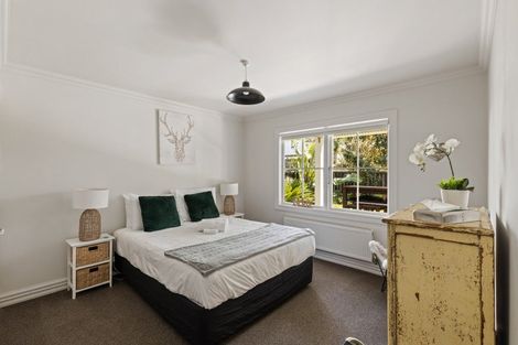 Photo of property in 122 Hine Street, New Plymouth, 4310