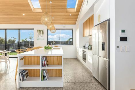 Photo of property in 58 Muri Road, Pukerua Bay, 5026