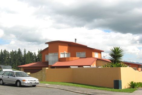 Photo of property in 8 Highfield Place, Highlands Park, New Plymouth, 4312