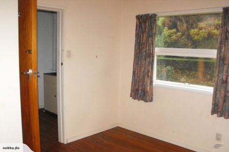 Photo of property in 23f6 Collins Avenue, Tawa, Wellington, 5028